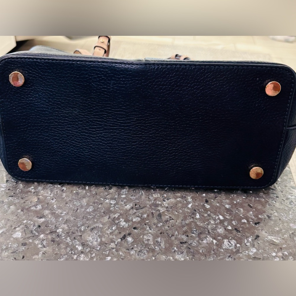 Michael Kors Navy and tan tote bag - Picture 6 of 6